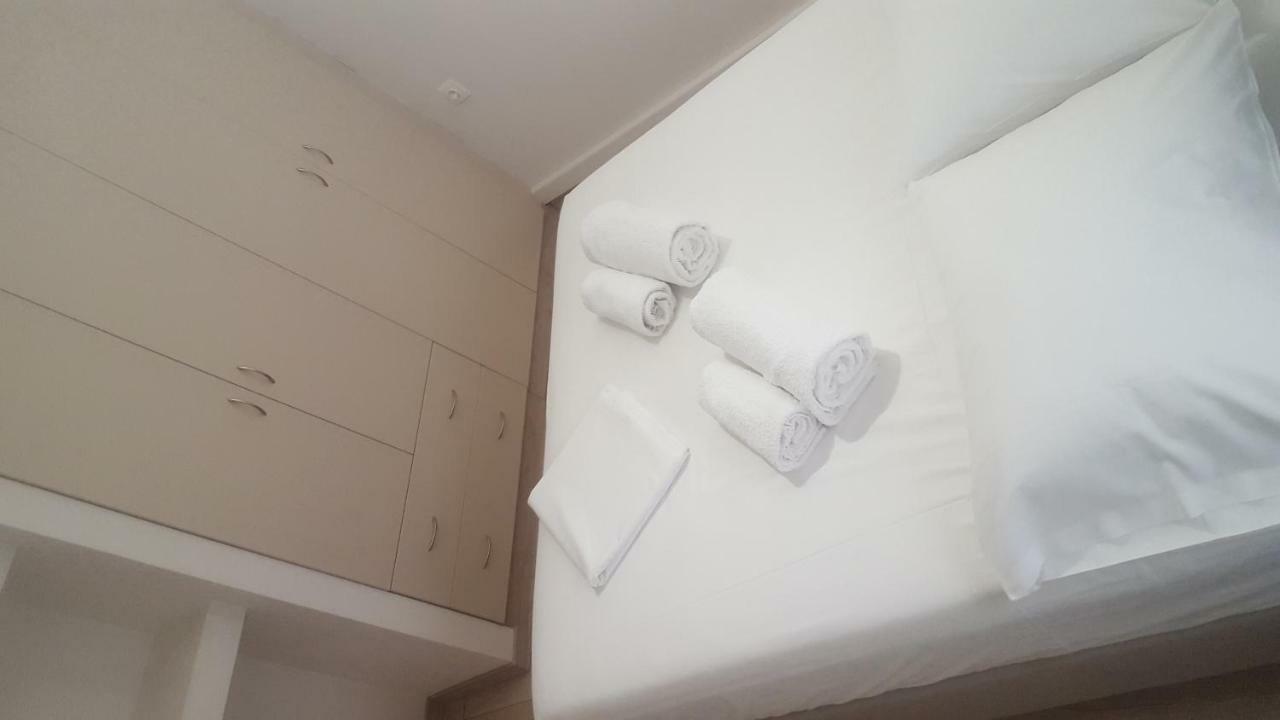 Erato Apartment Heraklion Exteriör bild
